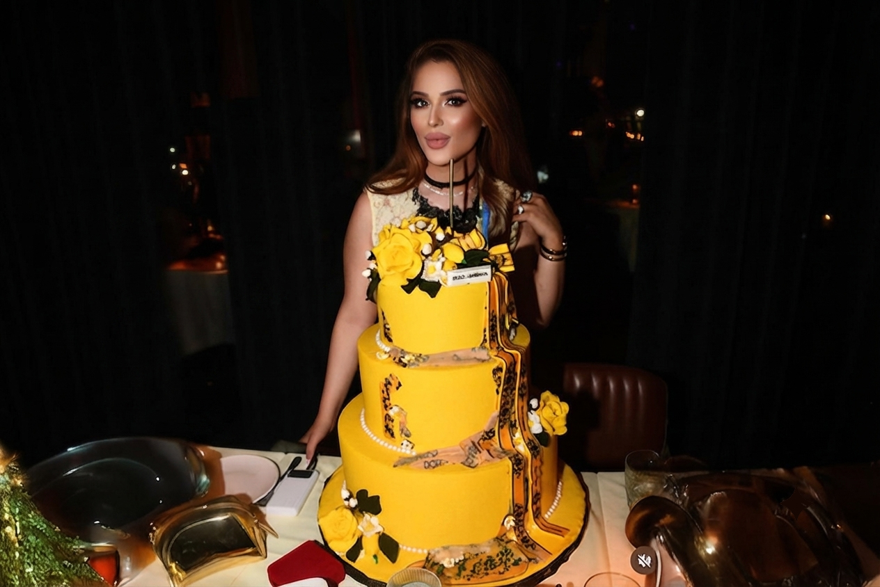 Melisa Özmen, doğum gününde şıklığıyla göz kamaştırdı